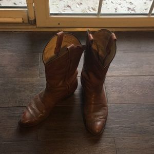 Men’s cowboy boots listed 10 1/2